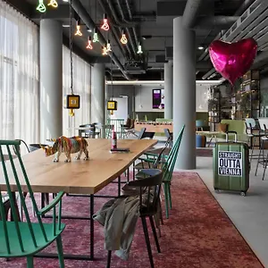 Moxy East Viyana